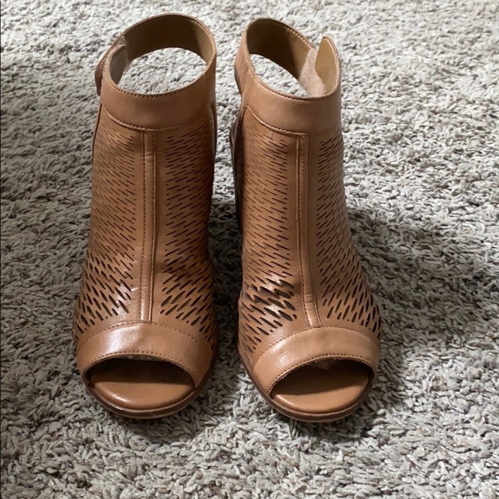 Vince Camuto Shoes